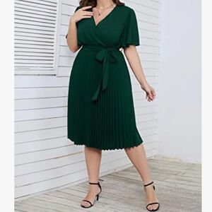 Scomchic Dark Green Flutter Sleeves Pleated Midi Dress. Size‎ 3X.
